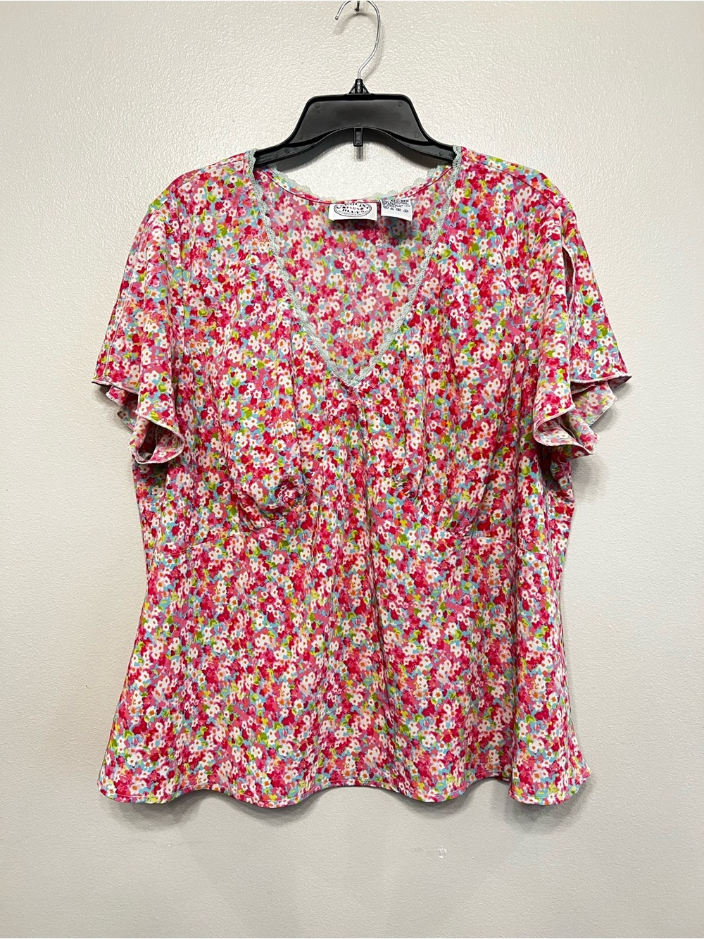 Carolina Blues Ruffled Short-Sleeve‎ V-Neck Blouse Pink Floral Vintage Feminine